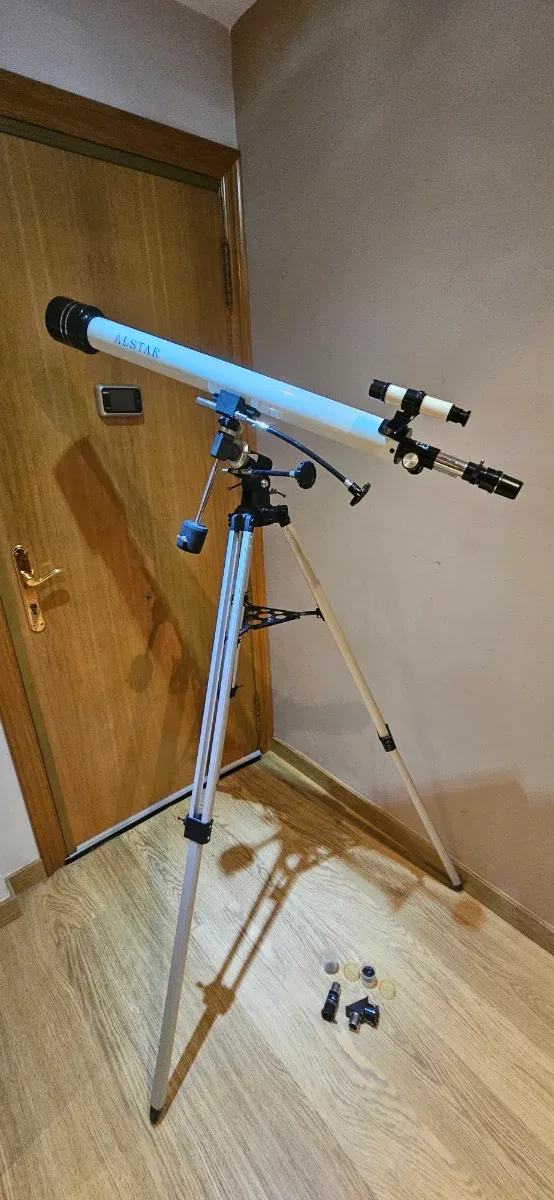 Telescopio ALSTAR con trípode y accesorios
