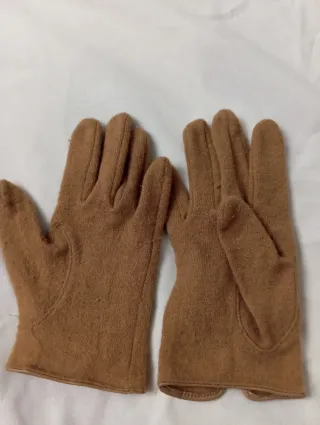Lote de 4 pares de Guantes de vestir para chica.