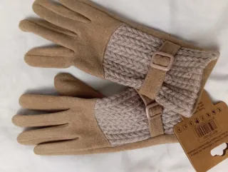 Lote de 4 pares de Guantes de vestir para chica.