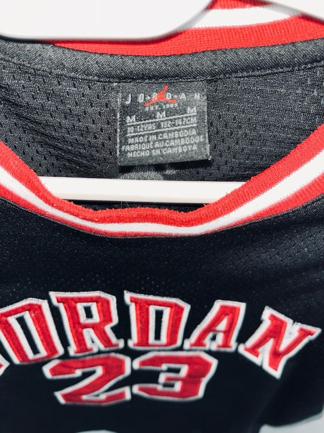 Camiseta Jordan 23 Negra y Roja