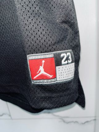 Camiseta Jordan 23 Negra y Roja