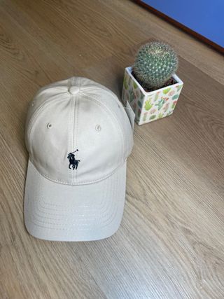 Berretto beige Polo Ralph Lauren con logo ricamato