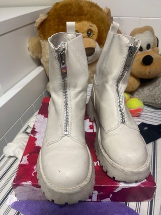 Botas 2 pares  Beige y Camel talla 37 Poco Uso