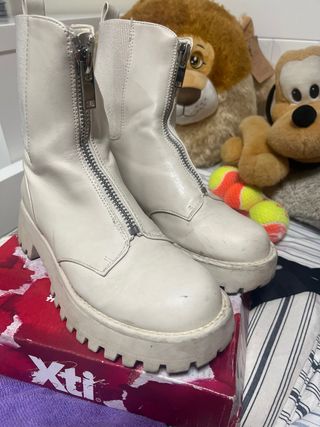Botas 2 pares  Beige y Camel talla 37 Poco Uso