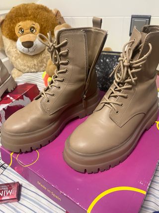 Botas 2 pares  Beige y Camel talla 37 Poco Uso