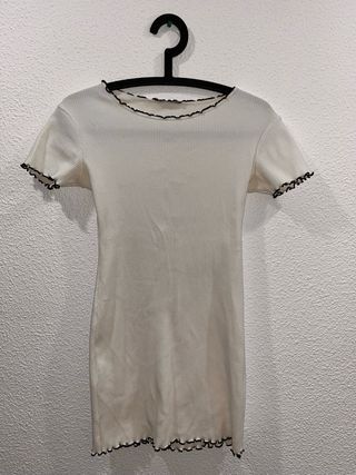 Vestido blanco con volantes