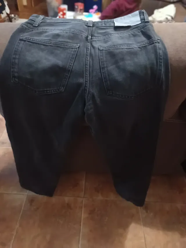 Pantalón vaquero Bershka negro T.34