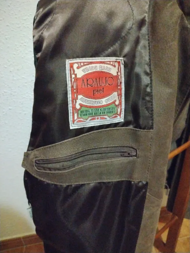 Cazadora de cuero de Araújo