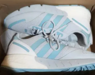 Zapatilla Adidas Azul y Blanco