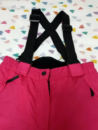 Pantalones de esquí rosas con tirantes