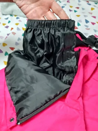 Pantalones de esquí rosas con tirantes