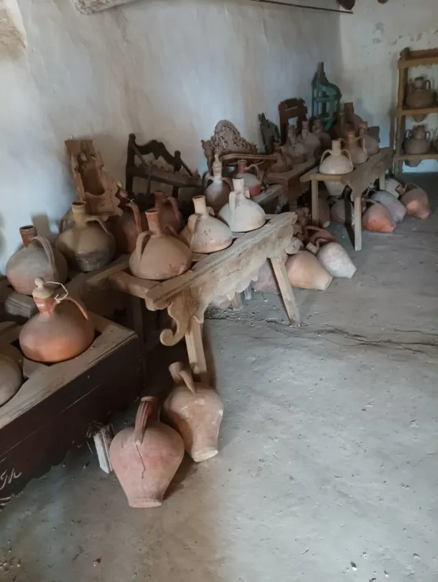 Cántaros antiguos de barro