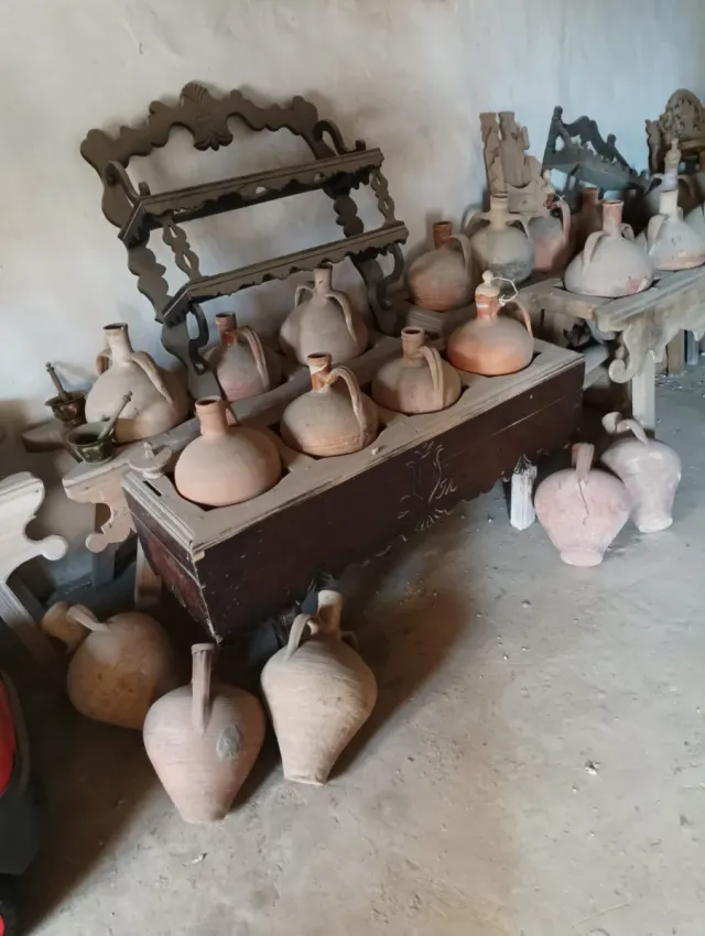 Cántaros antiguos de barro