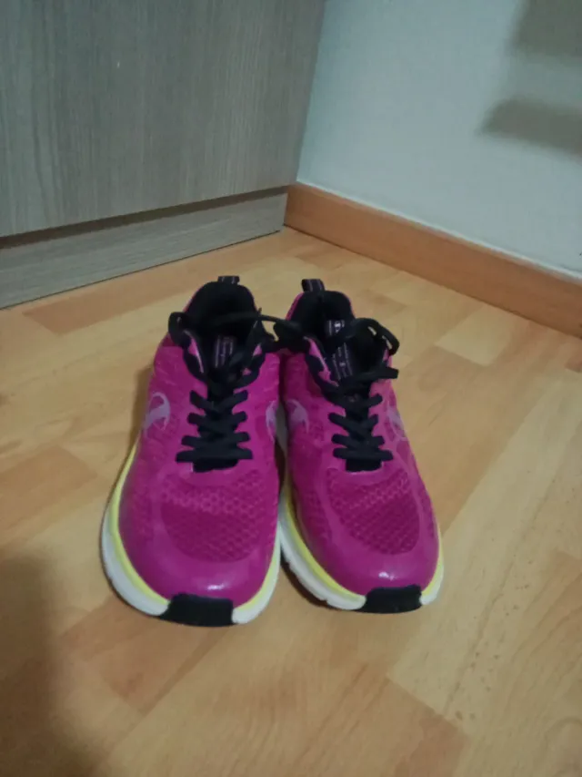 Zapatillas Champion Fucsia y Amarillo