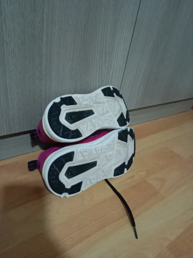 Zapatillas Champion Fucsia y Amarillo