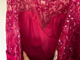 Vestido de fiesta fucsia con lentejuelas