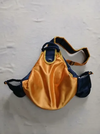 Zaino monospalla con porta bevande