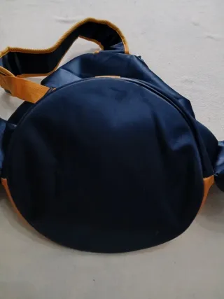 Zaino monospalla con porta bevande