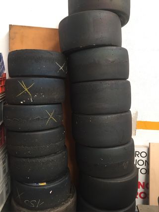 Lote slicks circuito llanta 13