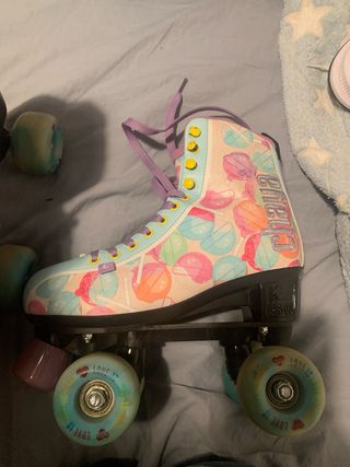 Patines 4 ruedas con bolsa, talla 37,5.