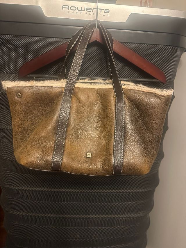 Bolso de hombro de cuero marrón