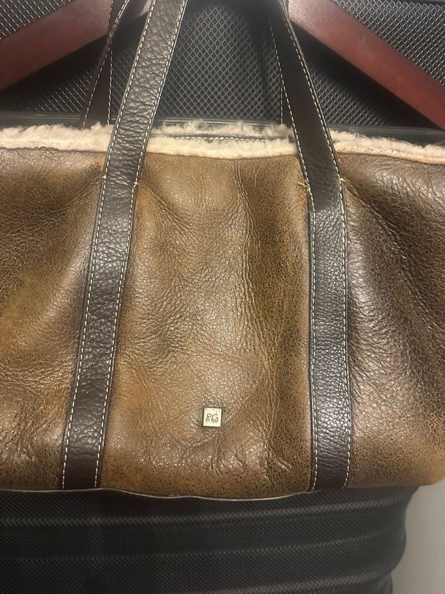 Bolso de hombro de cuero marrón