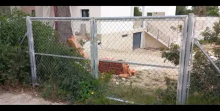 Puerta valla metálica