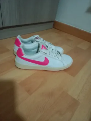 Zapatillas Nike Court Majestic Blancas y Rosas