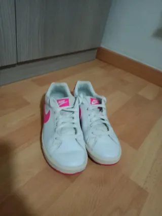 Zapatillas Nike Court Majestic Blancas y Rosas
