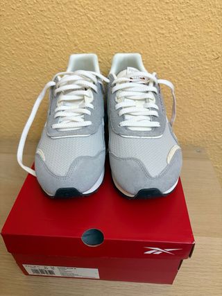 Zapatillas Reebok Classic Gris y Blanco