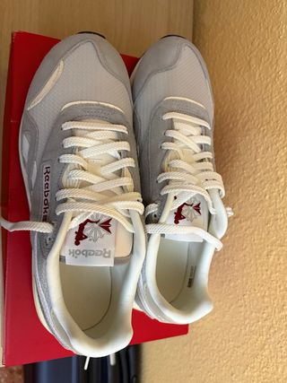 Zapatillas Reebok Classic Gris y Blanco