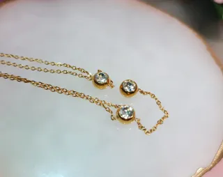 Collar doble dorado con circonitas