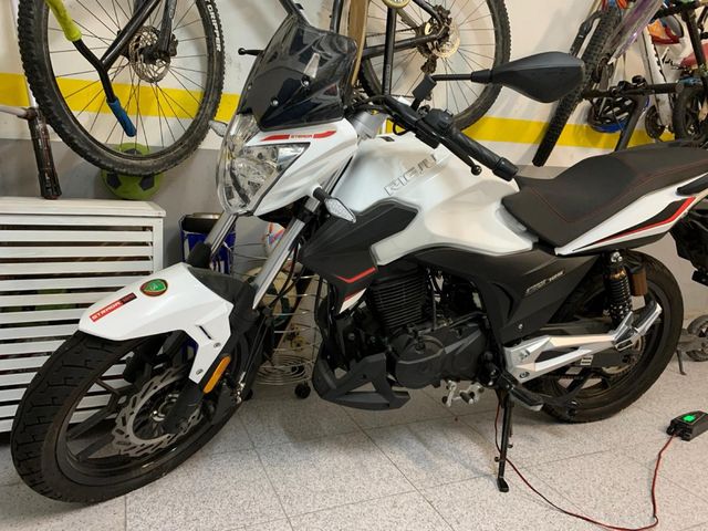 Rieju Strada 125 Blanca