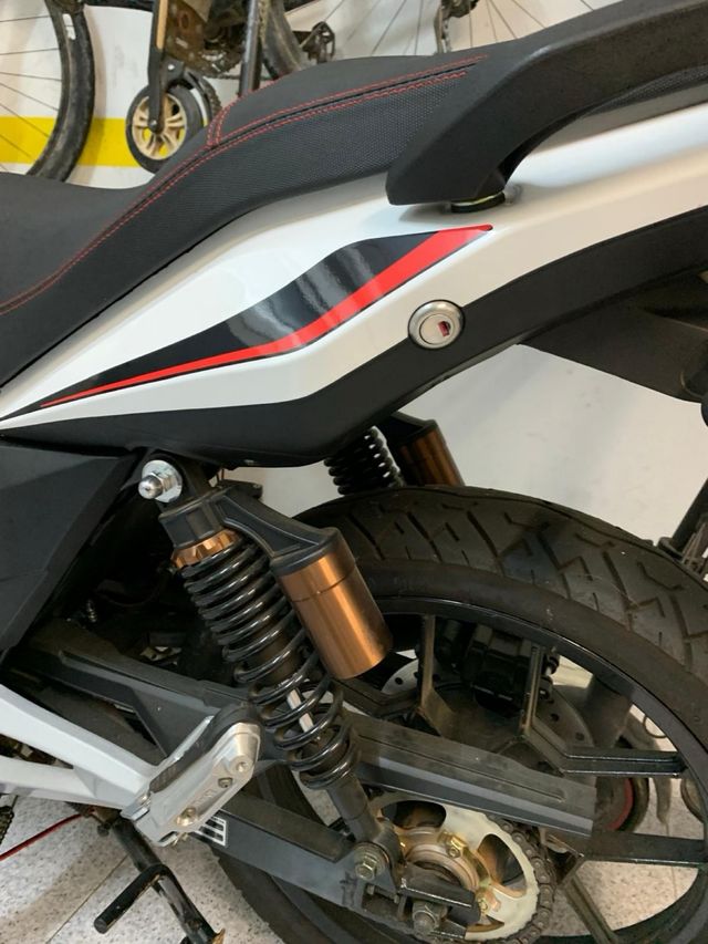 Rieju Strada 125 Blanca