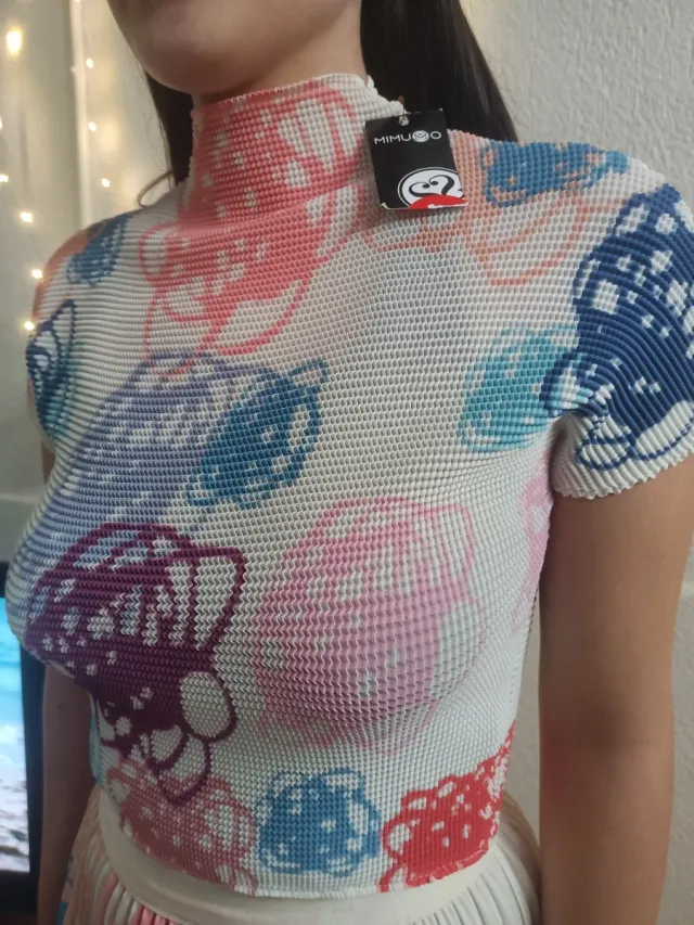 Conjunto blusa y falda plisada multicolor