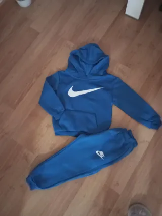 Conjunto chándal Nike niño T.6