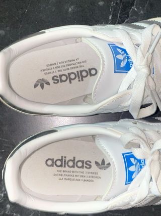 Zapatillas Adidas Samba Blancas y Negras.