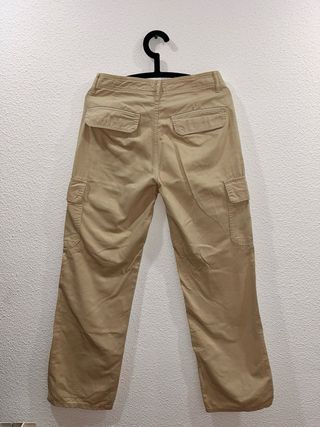 Pantalón cargo Zara beige