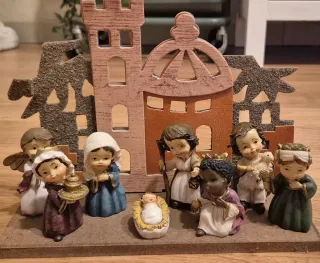 Árbol de Navidad Negro con Adornos Dorados y Rosas