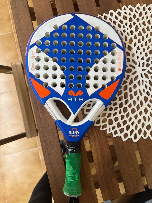 Pala de pádel + funda + overgrip