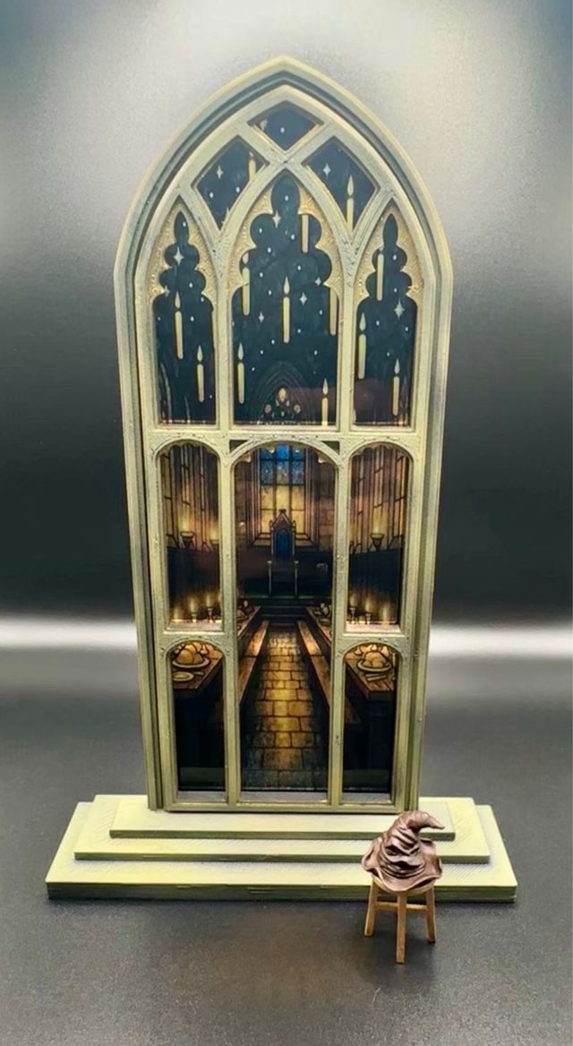 Vidriera Gran Comedor y Gorro Seleccionador