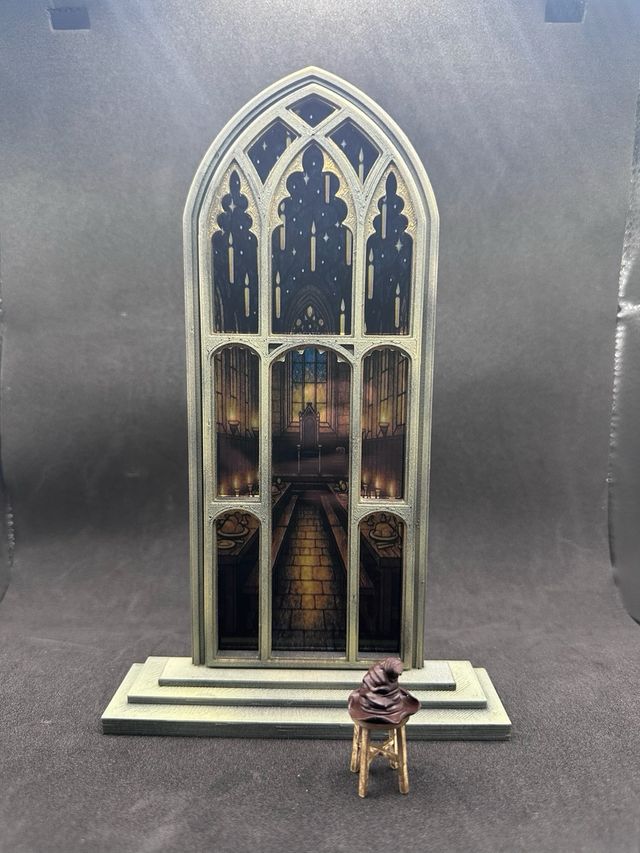 Vidriera Gran Comedor y Gorro Seleccionador