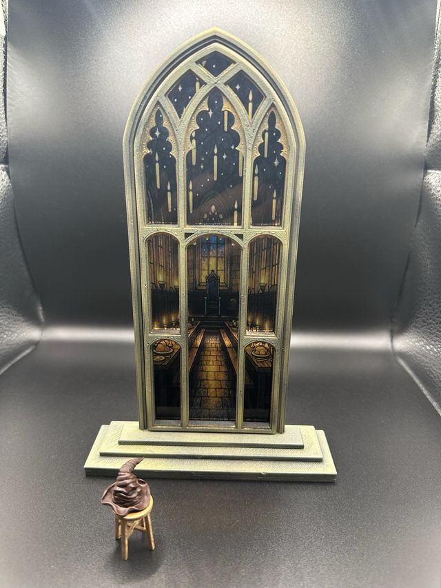 Vidriera Gran Comedor y Gorro Seleccionador