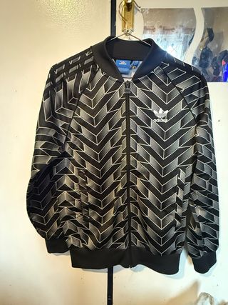 Chaqueta Adidas Negra y Blanca