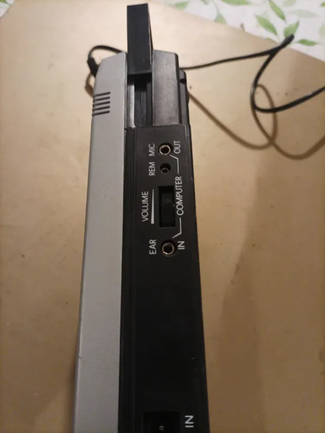 Reproductor Cassette Maxmusic Plata/Rojo