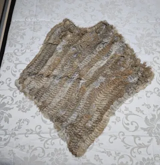 Poncho de pelo de conejo