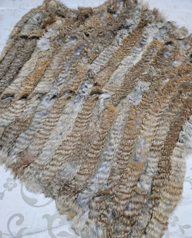 Poncho de pelo de conejo