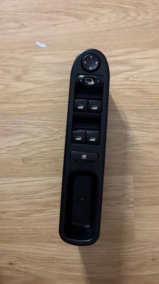 Mando elevalunas coche