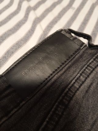 Pantalones vaqueros grises rotos Supply Demand