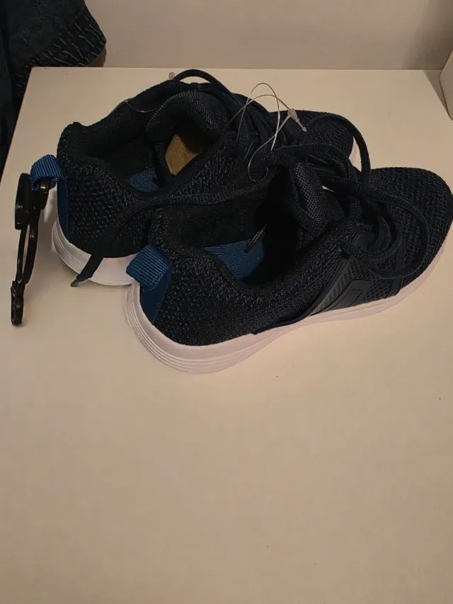 Deportivas niño/a talla 33